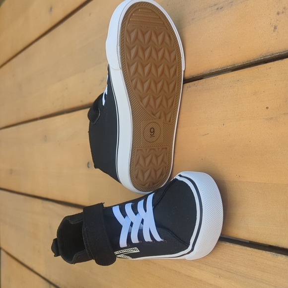 Boys Monkey Bar Black Kids High-Top Sneakers - Size 9 NWT - Picture 3 of 4